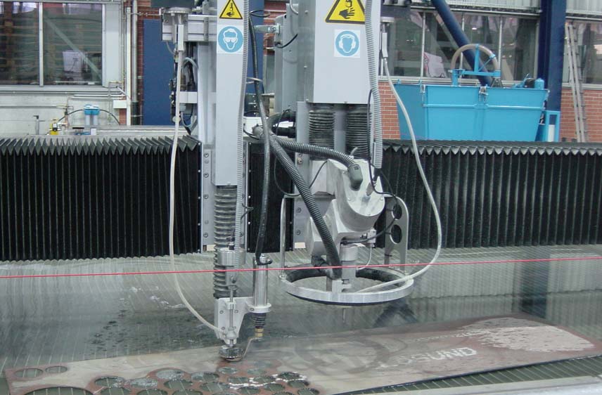 Machine renovated after 17 years equipped with the latest waterjet cutting technology