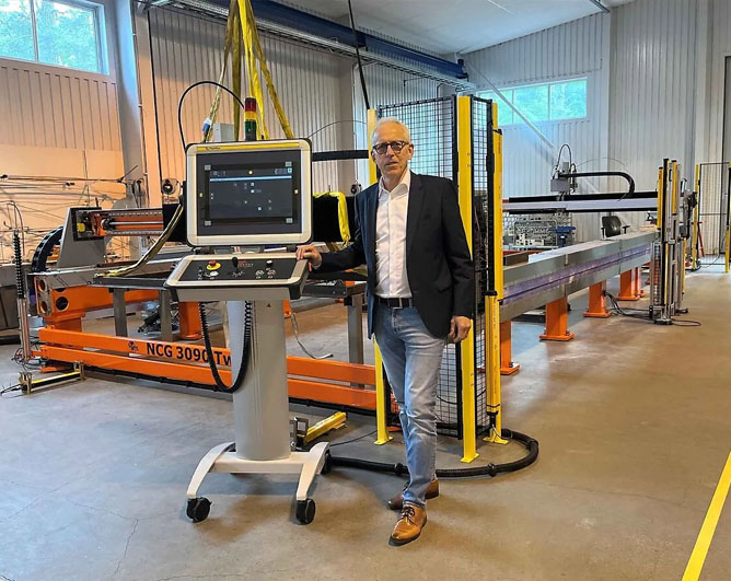 Water_Jet_Sweden_Delivers_First_Grand_Twin_Waterjet.jpg