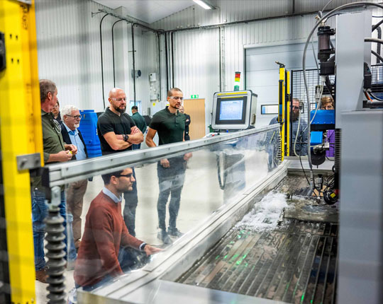 Waterjet_Technology_Gains_Momentum_in_Defence_Manufacturing.jpg